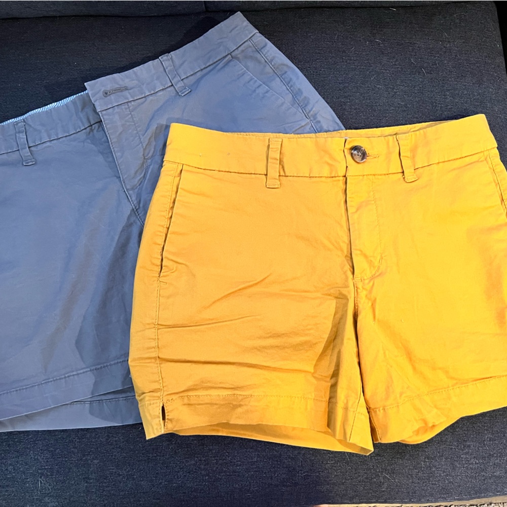 2 pairs in this posh….Old Navy Everyday ladies shorts gold and grey size 0
